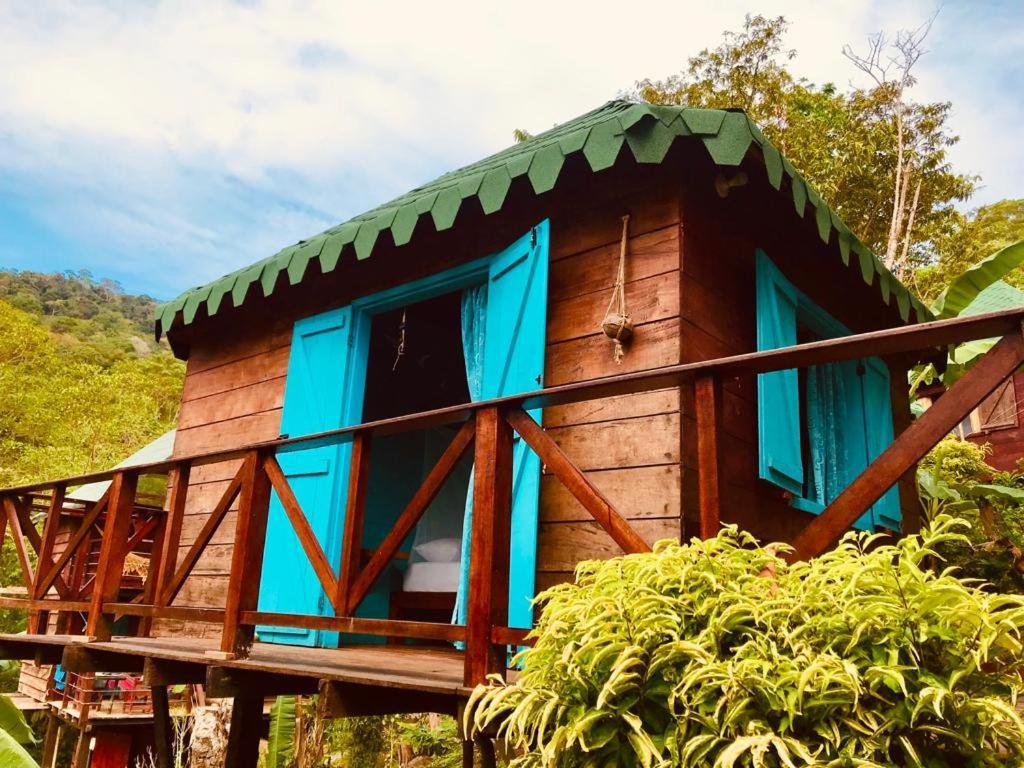 Hostal Doble Vista Capurgana Exterior photo